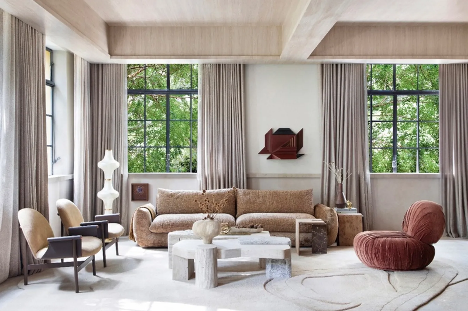 Ambiente Suite Arquitetos na CASACOR SP, com o sofá Tatame da Breton.
