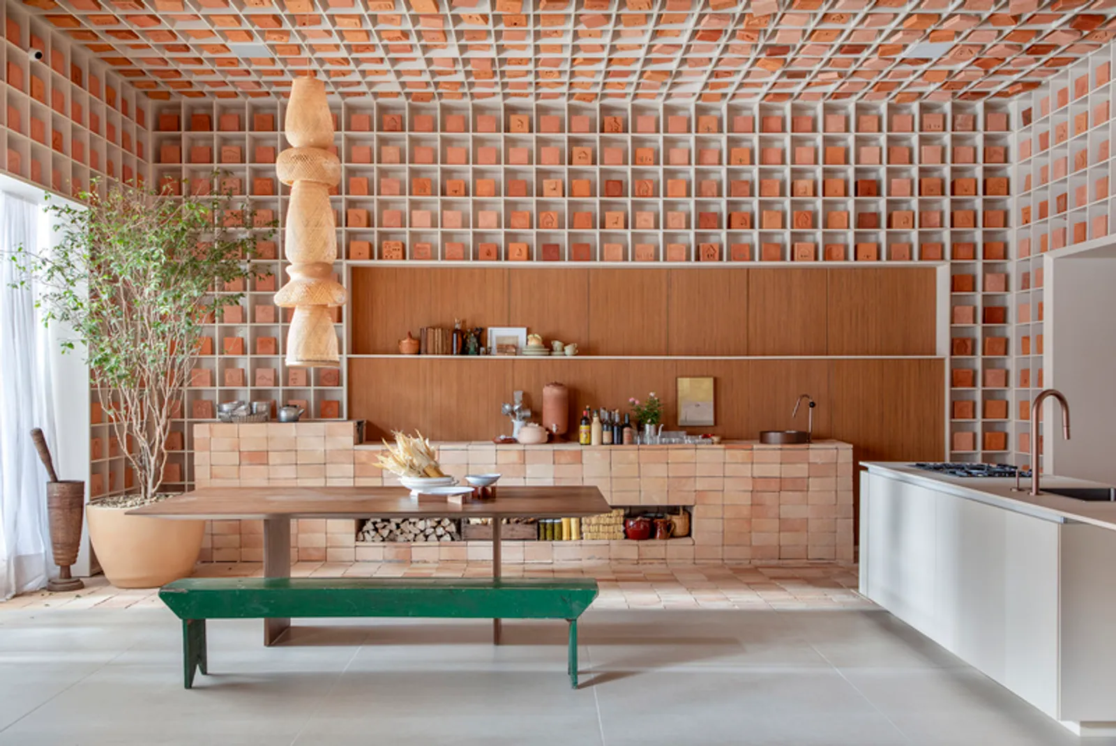 Projeto vencedor da categoria Cozinha para Receber CASACOR no 29º Prêmio Deca – Casa Veredas Simonetto, de Gabriel Fernandes.
