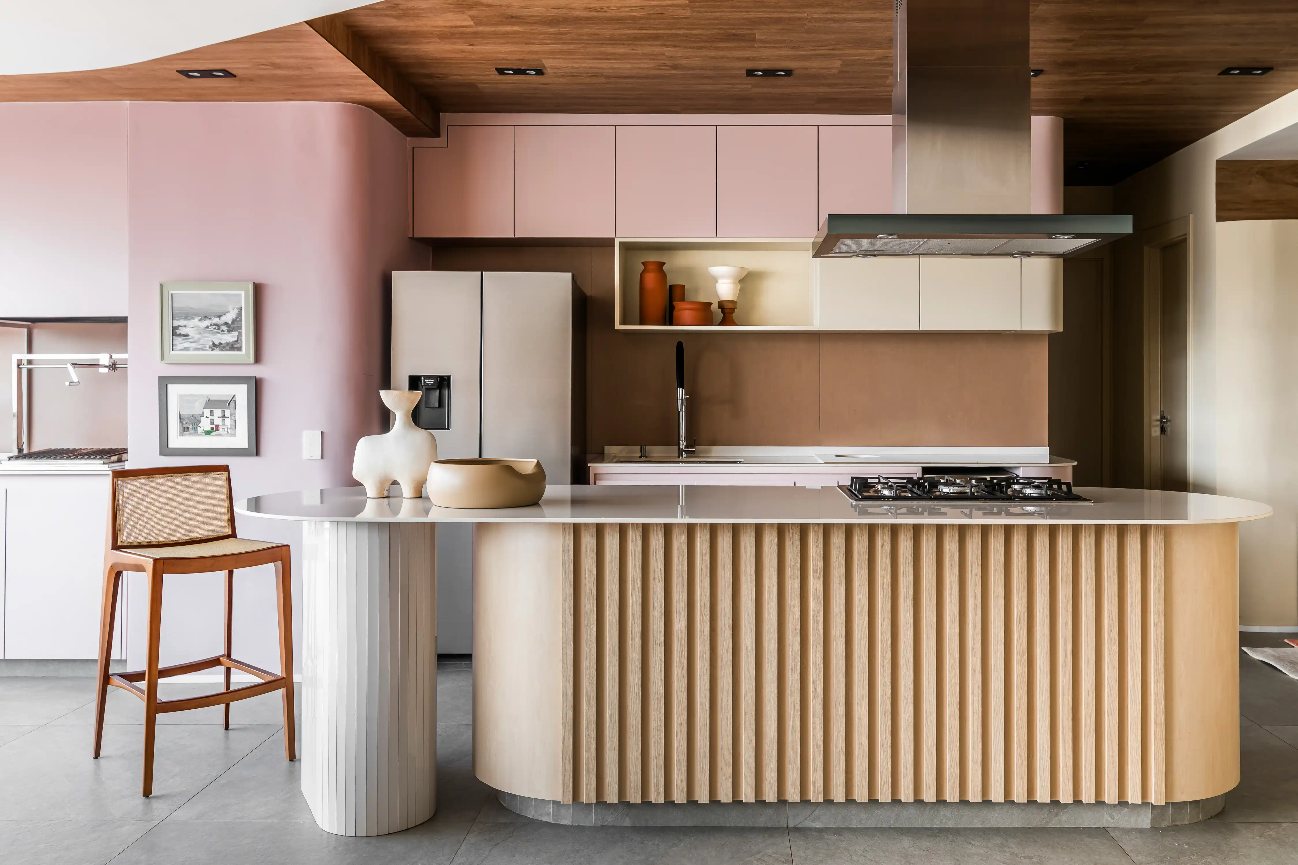 7. Não é preciso revestir todas as paredes para ter uma cozinha bem acabada