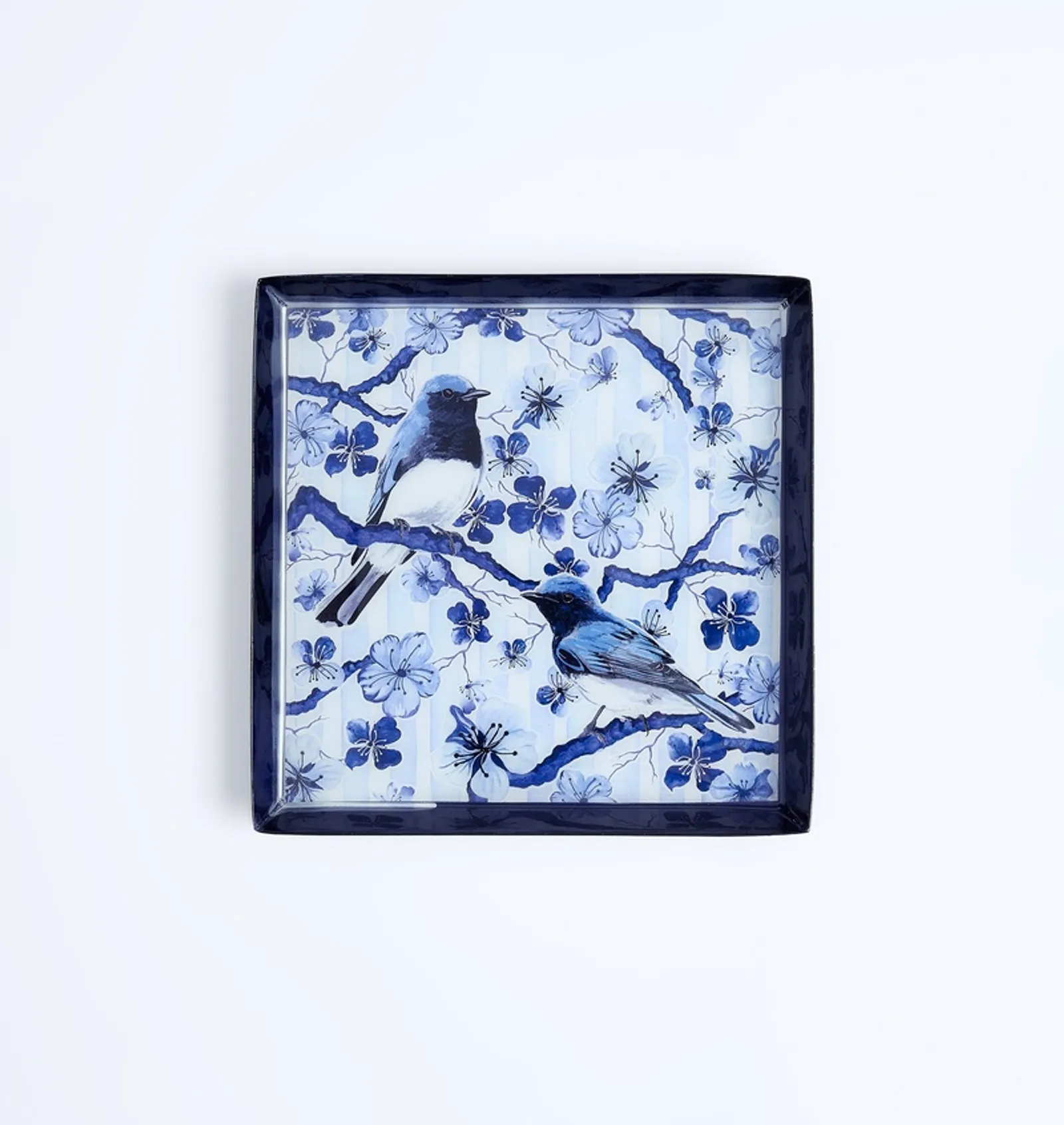Tecido da coleção Japão, com estampas autorais que se expandem para o universo têxtil.