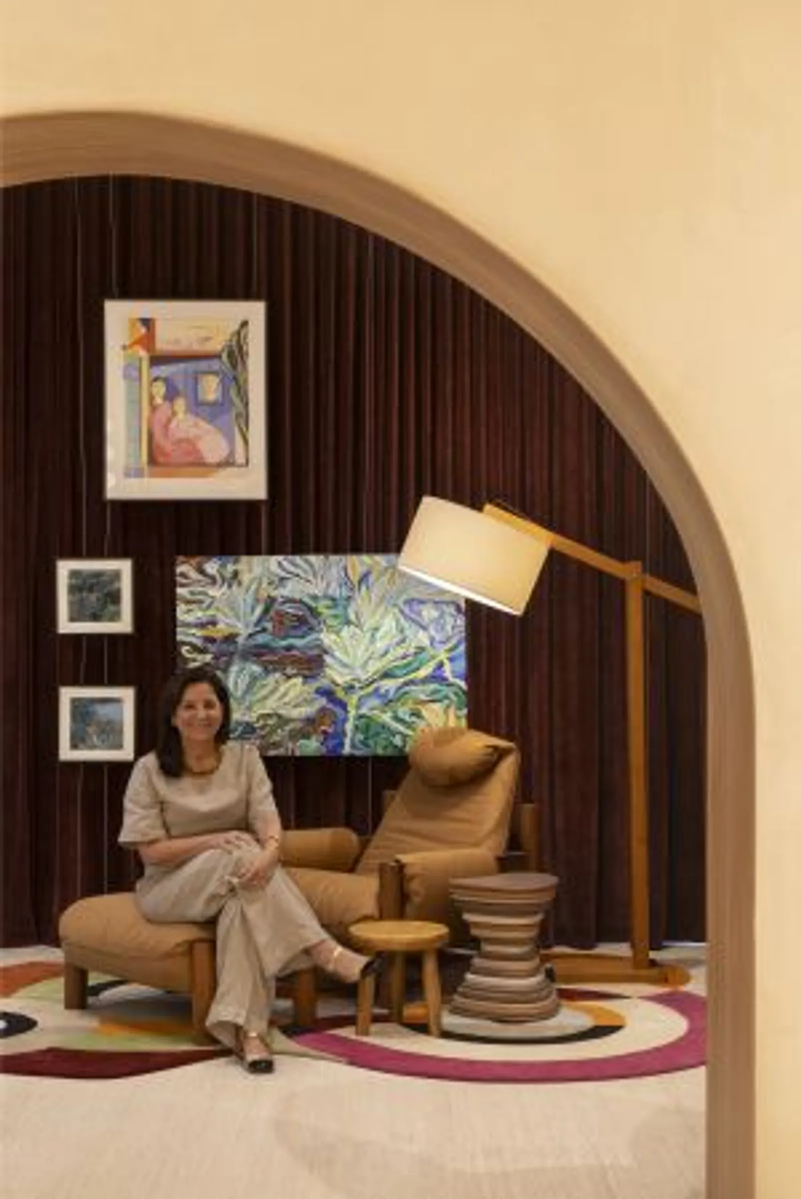 Projeto: Teresa Simões Arquitetura | Ambiente do Qalb Boutique Café com destaque para a arquitetura original do casarão e a integração de elementos que remetem ao tema 