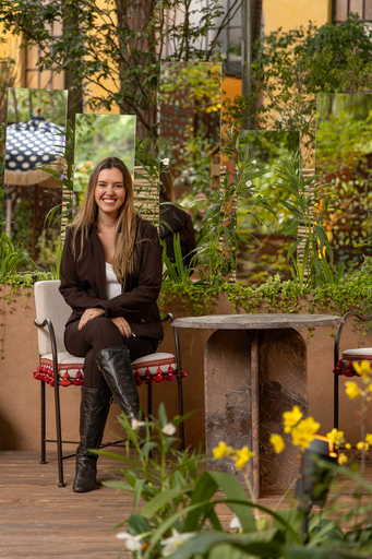 Projeto: Karin Marini, da Leve Paisagismo e Ana Lui | Perspectiva do jardim, evidenciando a harmonia entre os elementos naturais e as intervenções de design.