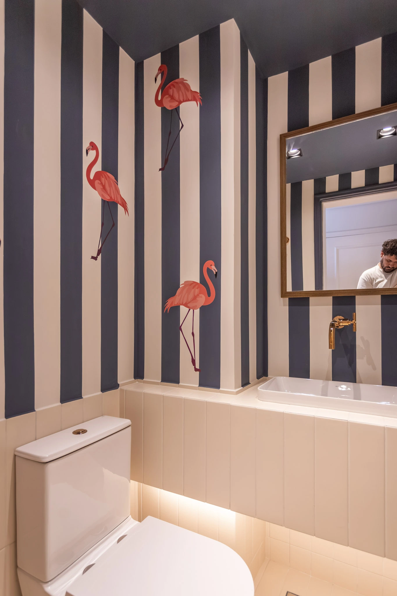 Apartamento de 100 m² em Moema é transformado em refúgio integrado com desapego à planta tradicional